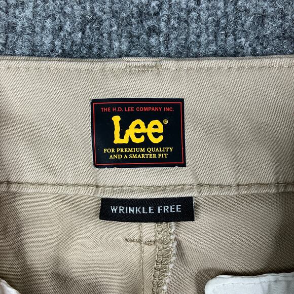 Lee Pants Women's 4 Short Khaki Wrinkle Free Straight Flat Front Casual Chino - Picture 6 of 10
